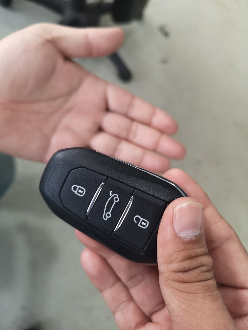 Japanese Car Remote Key Battery Replacement! Drive thru . Flat one time