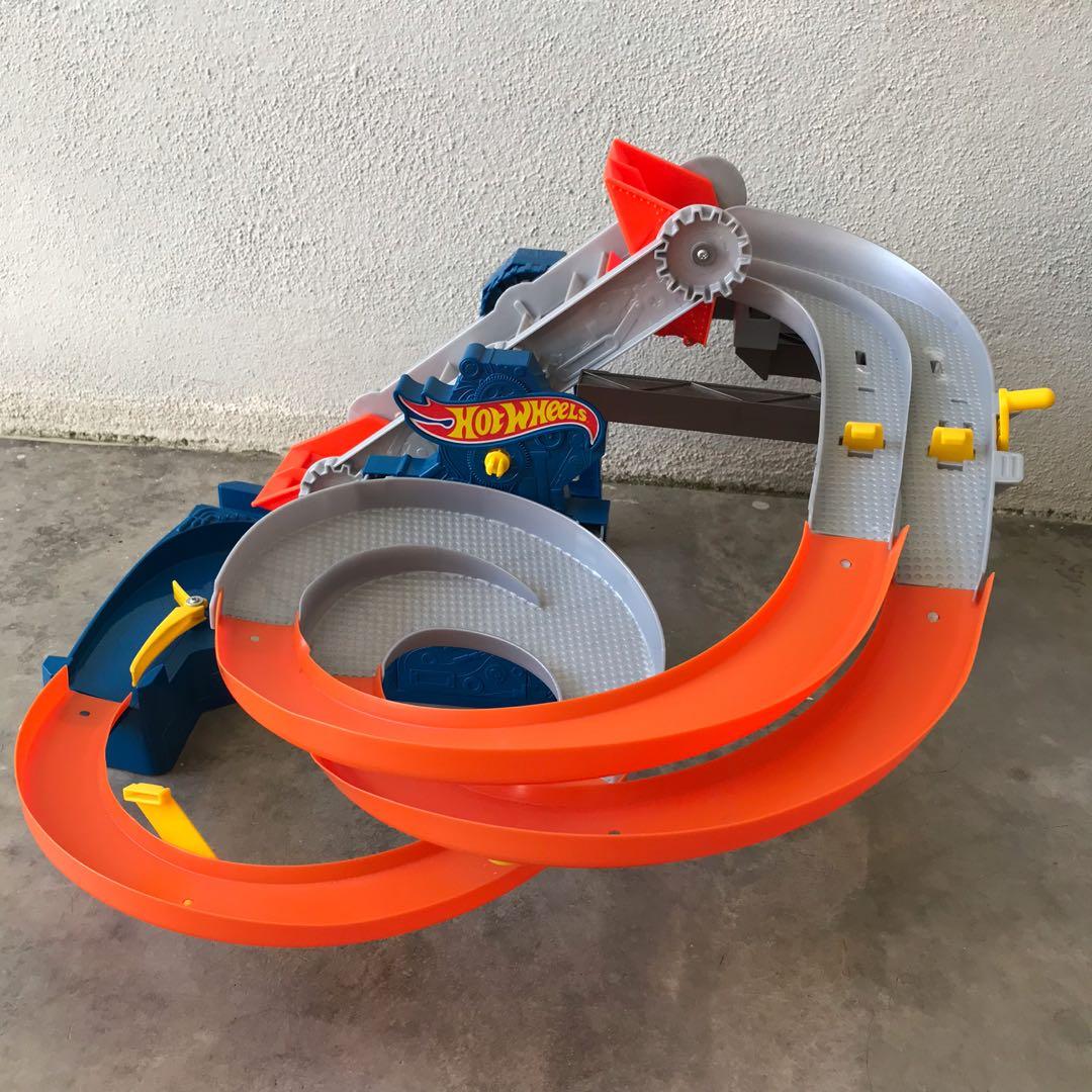 Hot wheels factory raceway hotsell