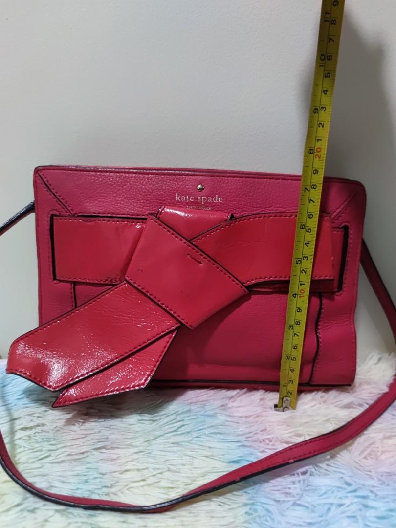 Kate Spade Bow Valley Leather Shoulderbag (Category: Luxury Bags & Wallets) located in Pasig City. Submitted by armoire_deluxe (Listing ID 1121689595, Image 3). Description: Pre♥️ item. In good condition..