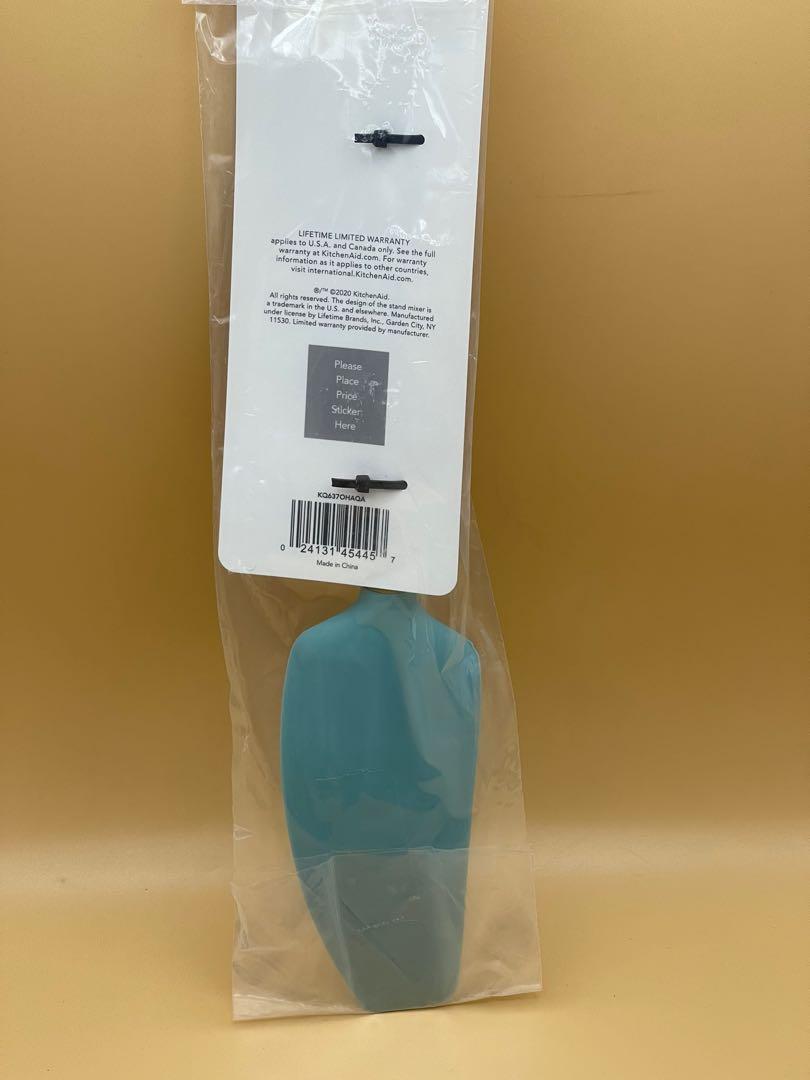 Kitchenaid Bamboo Mixer Spatula (Category: Cookware & Accessories) located in Quezon City. Submitted by bigmommashoppe (Listing ID 1121695732, Image 2). Description: See pictures for details .