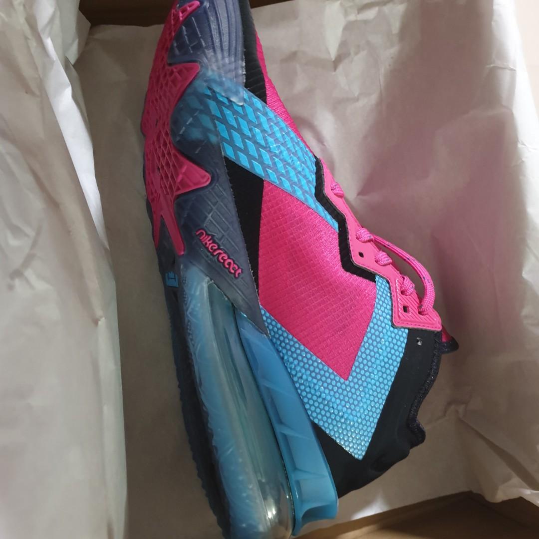 lebron 18 low neon