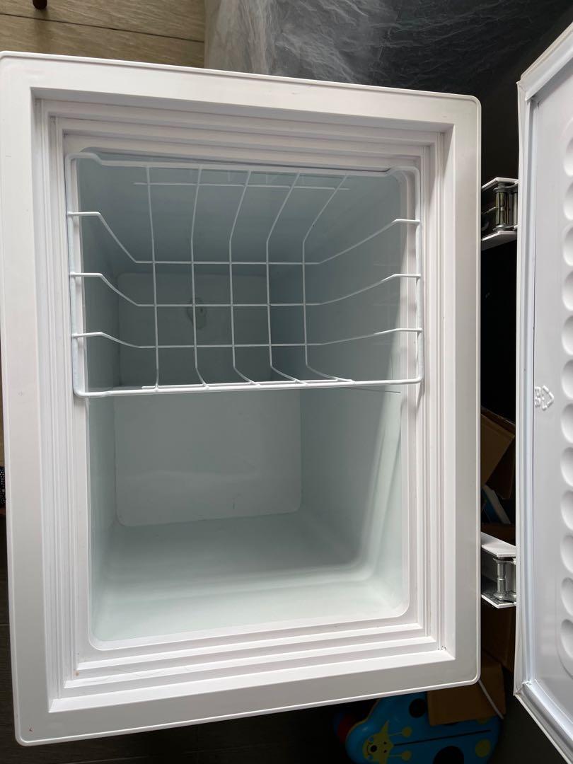 Chest Freezer MCF0958l 80l, TV & Home Appliances, Kitchen