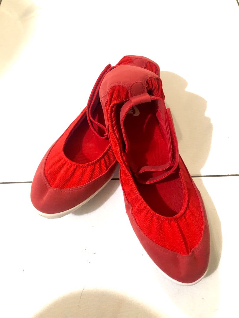 Nike tenkay slip ballet flats store