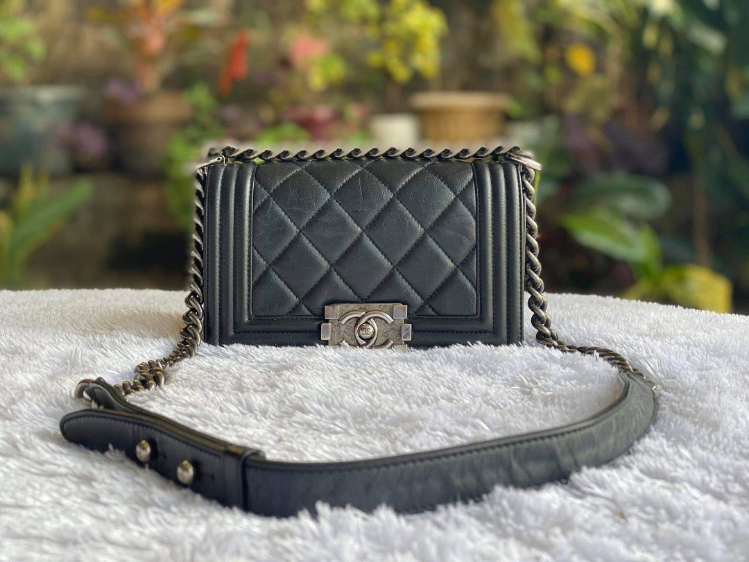 Chanel boy top bag preloved
