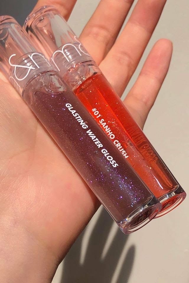 Romand Glasting Water gloss 02 night marine, Kesehatan & Kecantikan, Rias Wajah di Carousell