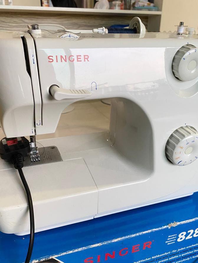 Singer 8280 Sewing Machine, TV & Home Appliances, Other Home Appliances