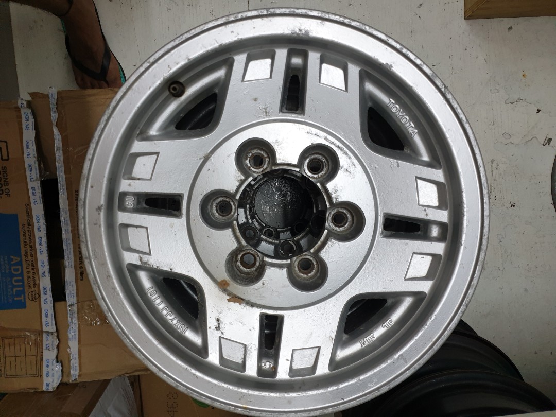 Toyota Land Cruiser original rims, Auto Accessories on Carousell