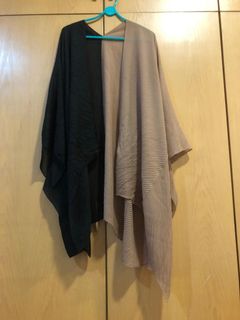 (Category: ) located in . Submitted by hello.wardrobe (Listing ID 1121631980, Image 1). Description: .
