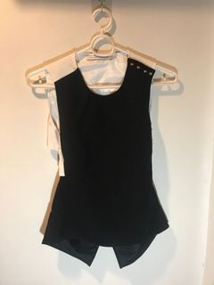 (Category: ) located in . Submitted by viwardrobe (Listing ID 1121749648, Image 1). Description: .