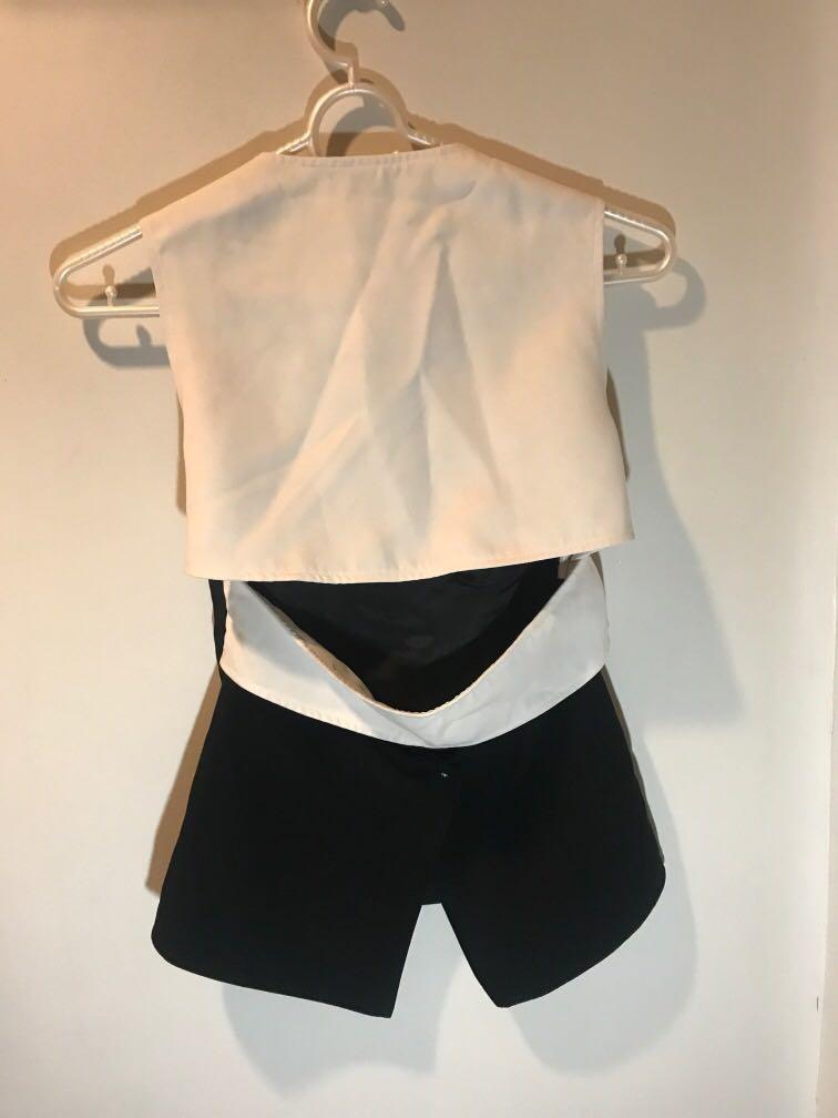 Victoria Beckham black and white top (Category: Sleeveless) located in Quezon City. Submitted by viwardrobe (Listing ID 1121749648, Image 2). Description: .