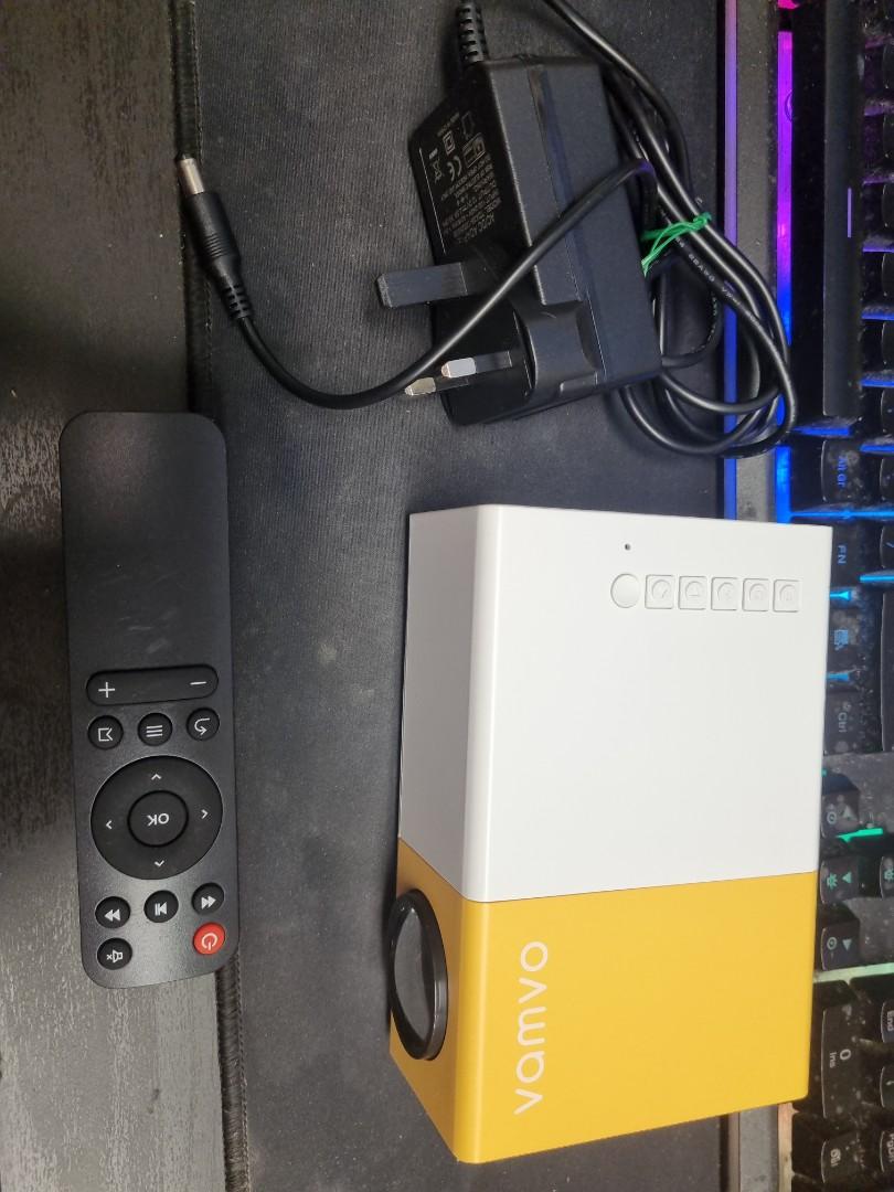 11694) Mini Projector YG300 Pro, Vamvo Portable Projector 1080p Full HD