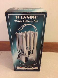 24 pcs cutlery set