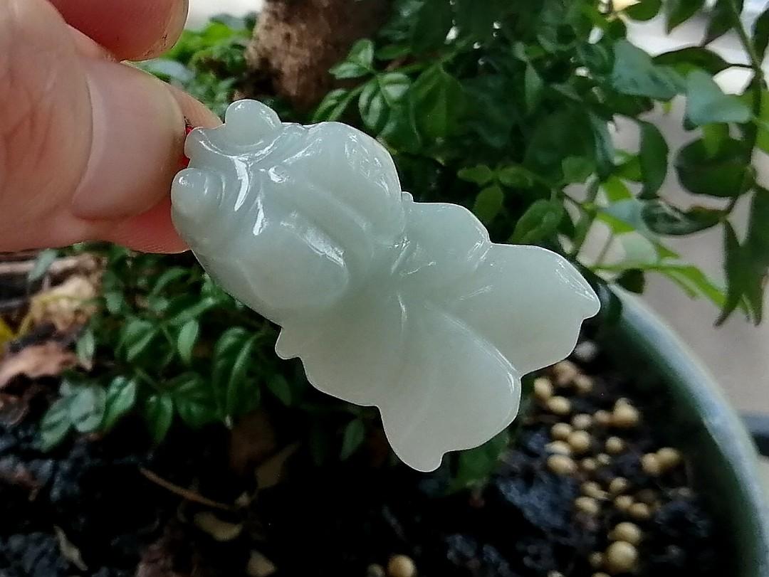 翡翠a貨 金魚 糯種 大小38 4x23 3x12 6mm 白底飄點花 金魚造型 寓意年年有餘 生活富足 玉件無紋無裂 品相完好 興趣及遊戲 收藏品及紀念品 古董收藏