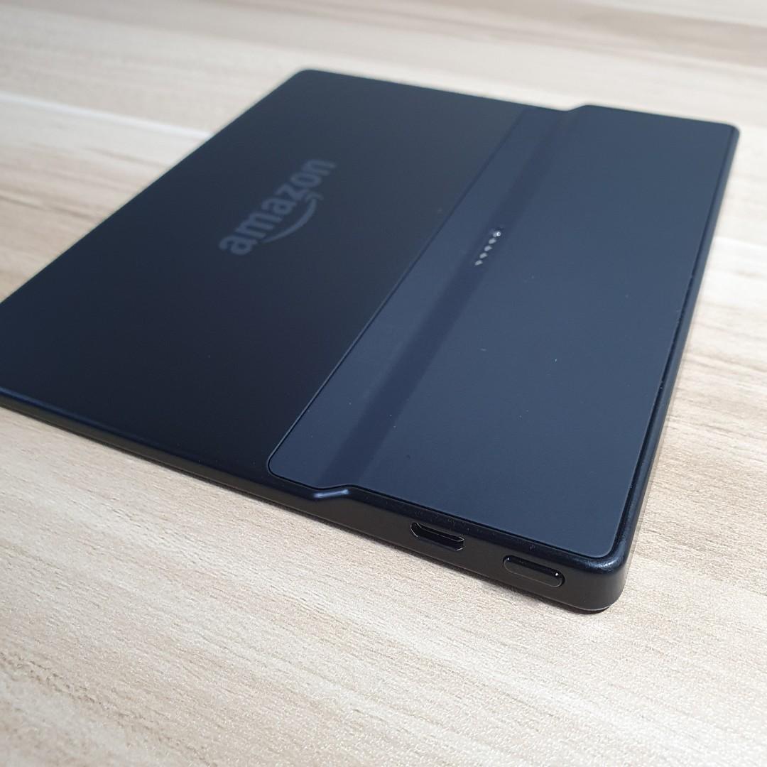 Amazon Kindle Oasis 1 (4GB) 300PPI Physical Page Turn Buttons Bluetooth