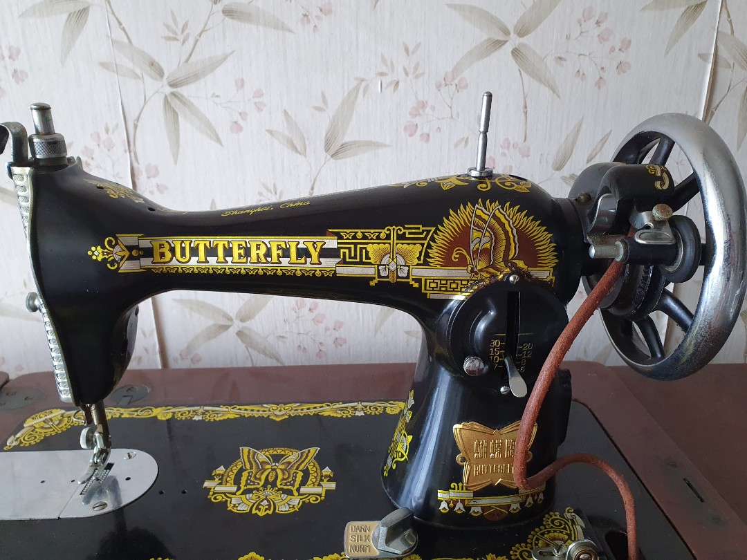 Antique Vintage Butterfly Sewing Machine with Table, Hobbies & Toys, Memorabilia & Collectibles