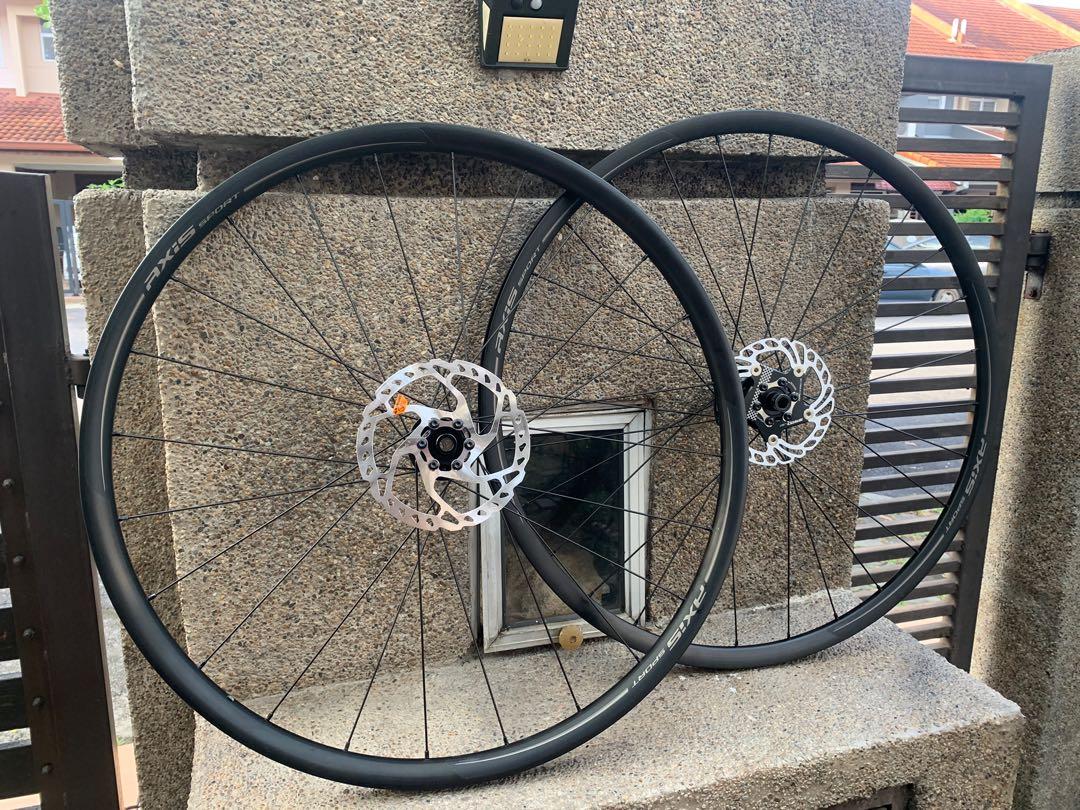 Axis Sport disc wheelset, Sports Equipment, Bicycles & Parts, Bicycles