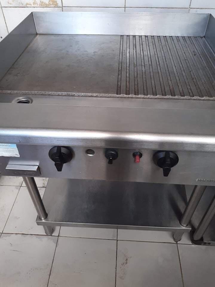 Berjaya Burger Griddle With Stand, TV & Home Appliances, Kitchen