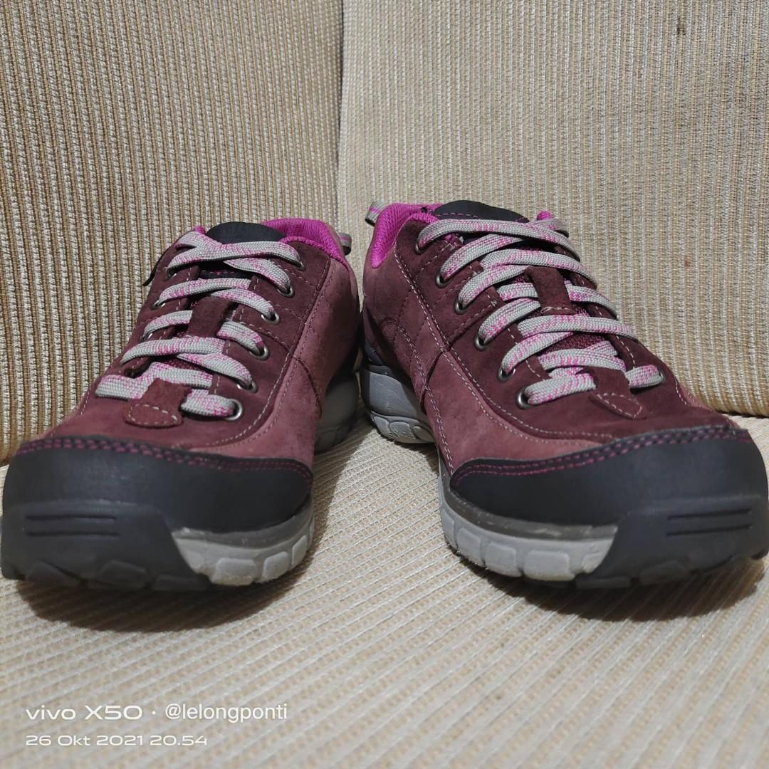 Clarks wave cheap trek berry
