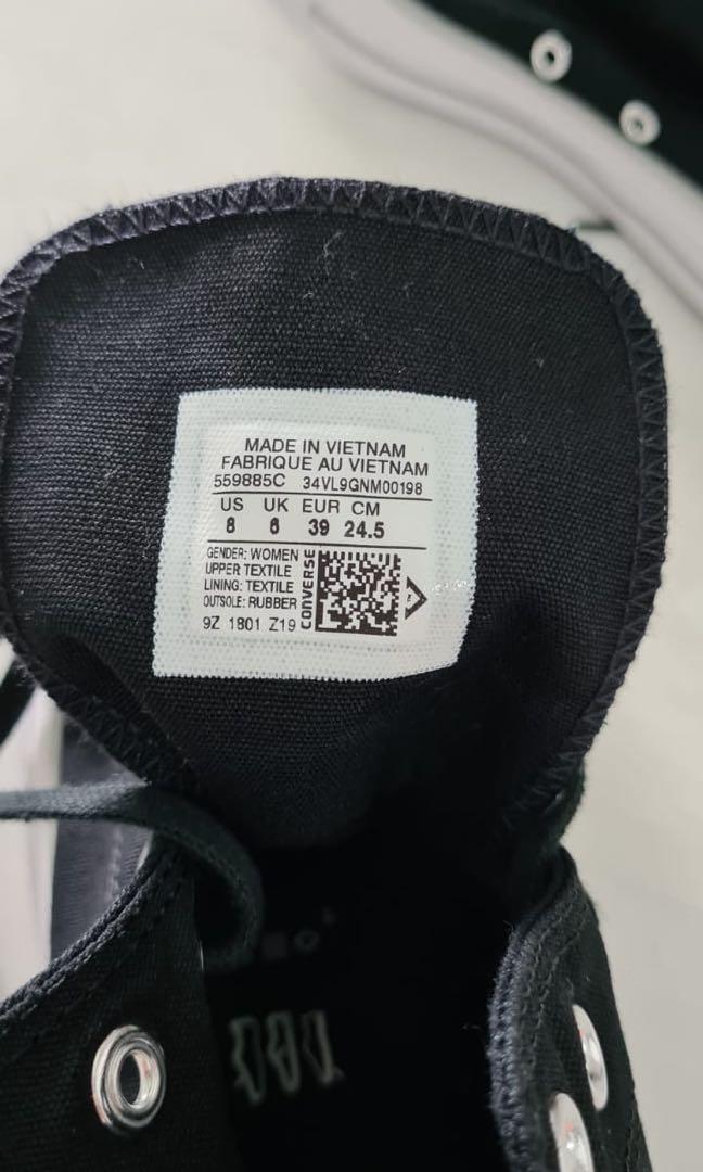 Converse (Category: Sneakers) located in Singapore. Submitted by stefflwl (Listing ID 1121836624, Image 3). Description: Brand new .