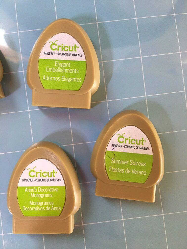 Cricut light grip cutting mat & 6 cricut image set, Computers & Tech