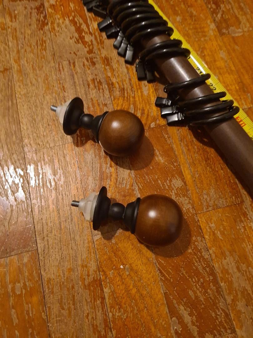 Curtain rod, complete with ball ends, rings and hanging wall hook