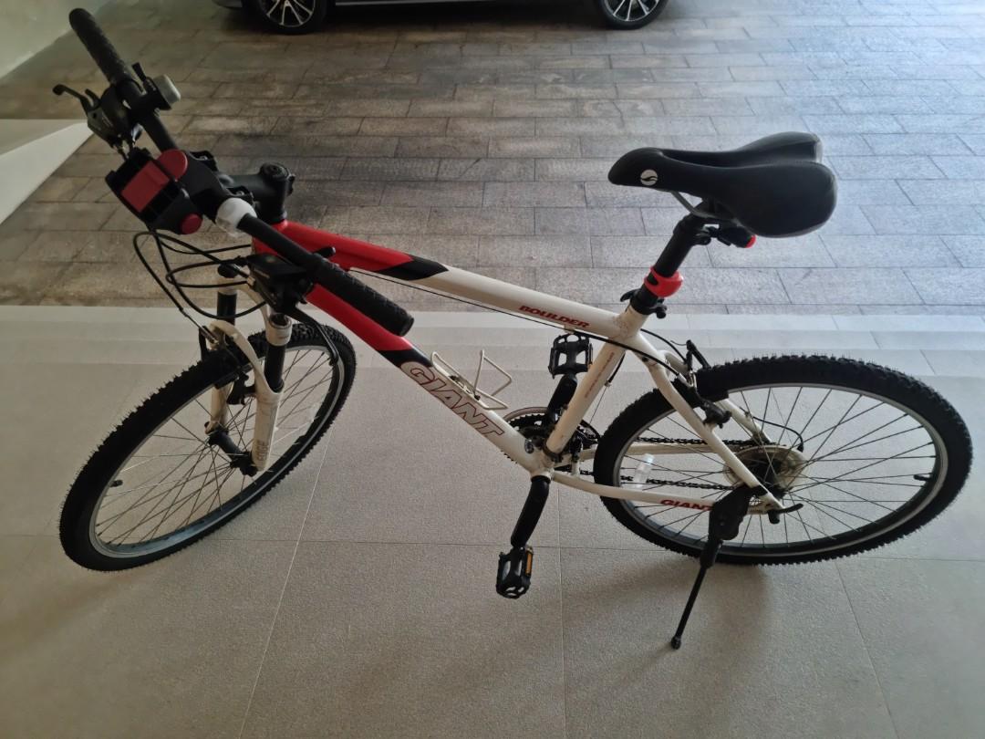 Bicicleta giant 2025 boulder