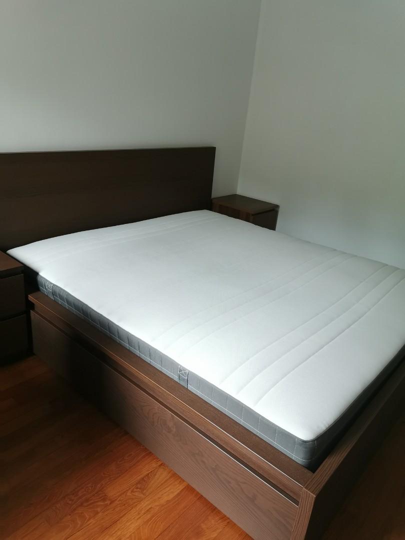 Ikea Malm king size bed with 4 storage drawers + Hovag mattress