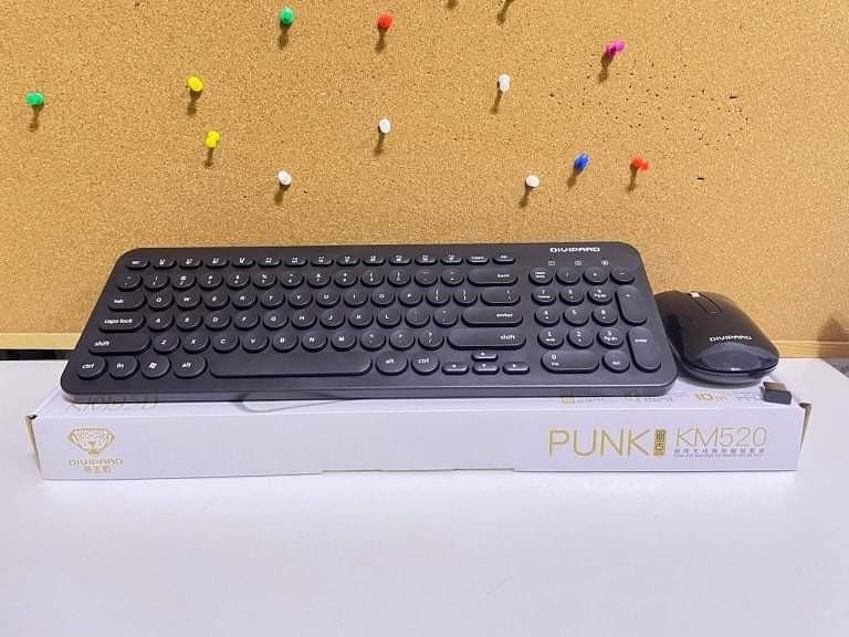 KEYBOARD W/ MOUSE (Category: Computer Keyboard) located in Cavite. Submitted by nesnaj12 (Listing ID 1121833598, Image 3). Description: WIRELESS KEYBOARD WITH MOUSE WITH OTG, PWEDENG PWEDE SA CELLPHONE! ✔️Vintage typewriter round key design ✔️Quiet and considerate ✔️1m remote transmission wireless system experience ✔️250Hz rate of return high speed response ✔️Plug and play microreceivers ✔️One key control for multimedia applications ✔️12 months b