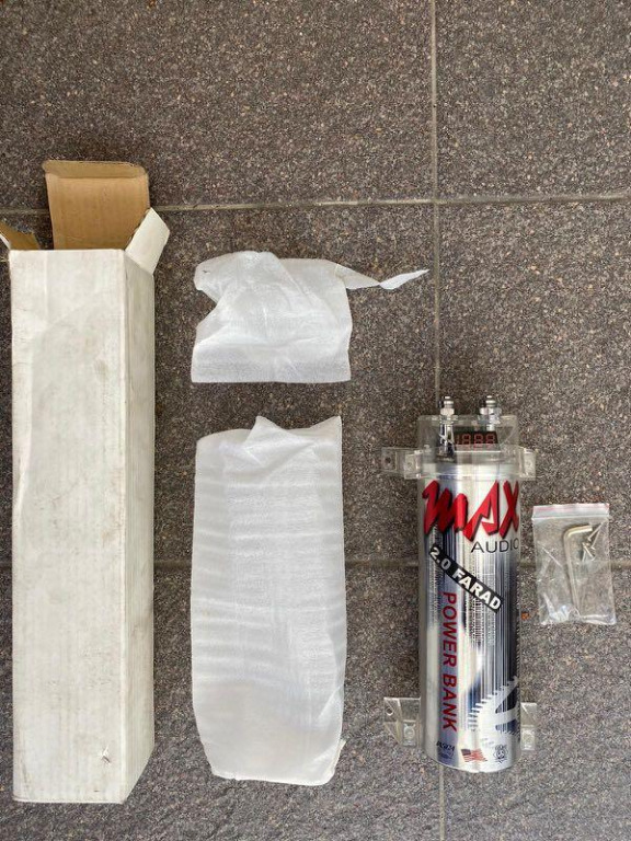 MAX Audio 2.0 Farad Stiffening Power Capacitor, Car Accessories