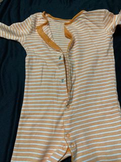 (Category: ) located in . Submitted by littlearpreloved (Listing ID 1121925315, Image 1). Description: .