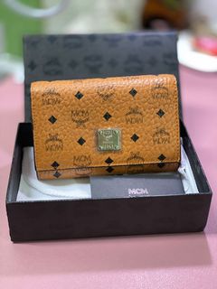 (Category: ) located in . Submitted by junecloset (Listing ID 1121893758, Image 1). Description: .