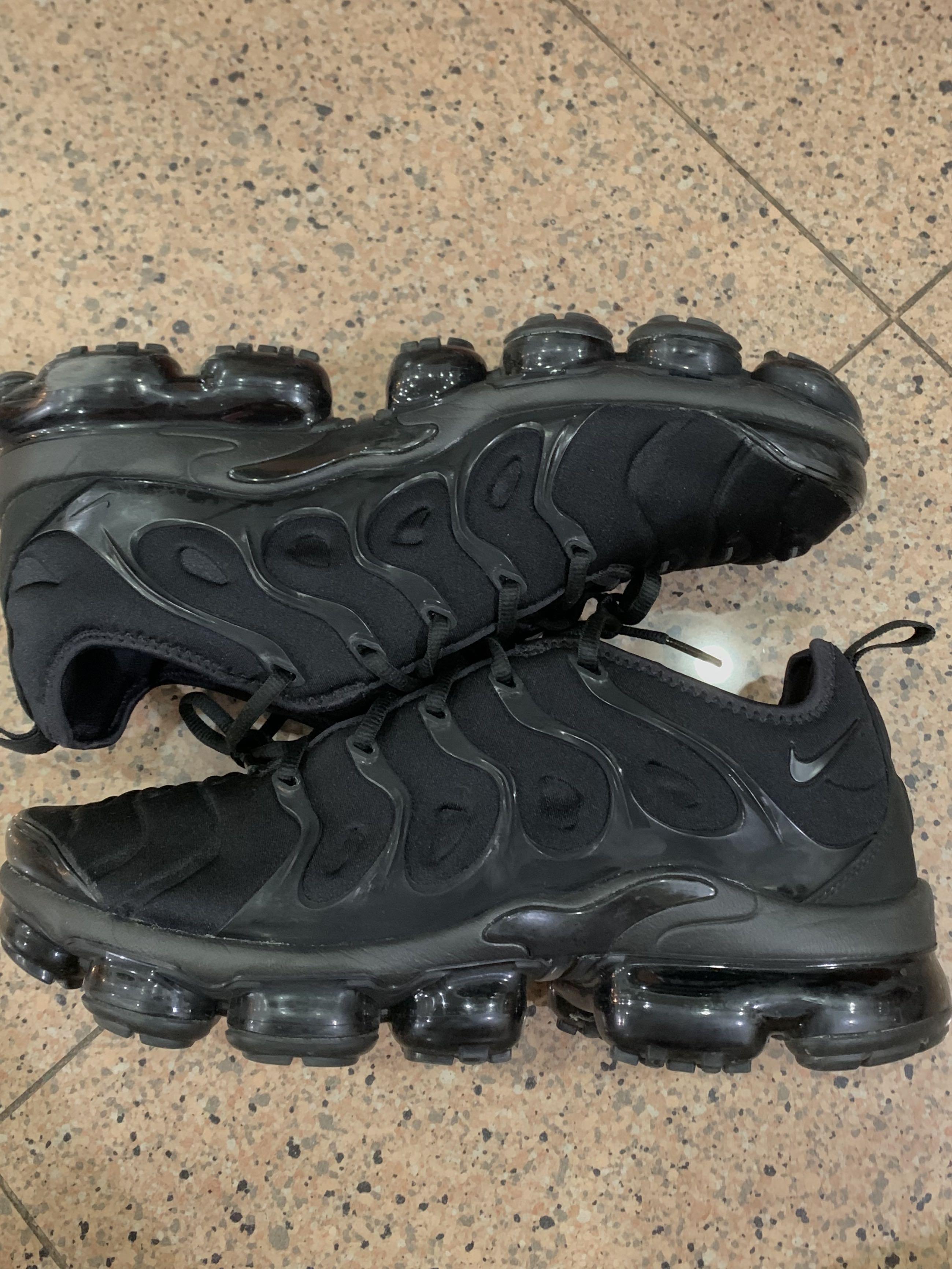 Mens black sales vapormax plus