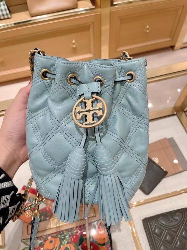 Tory Burch Fleming Bucket Bag, Women's Fashion, Bags & Wallets, Tote Bags  on Carousell