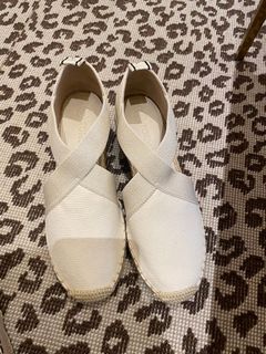 (Category: ) located in . Submitted by shopshoppings (Listing ID 1121793790, Image 1). Description: .