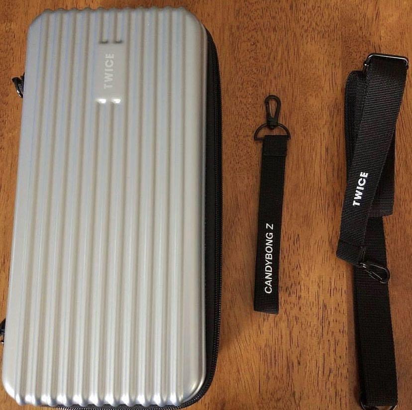 TWICE Candy Bong Z pouch, 興趣及遊戲, 收藏品及紀念品, 韓流 Carousell