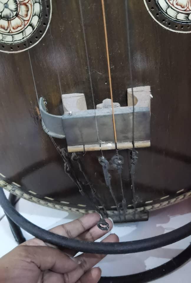 Second hand veena shop for sale