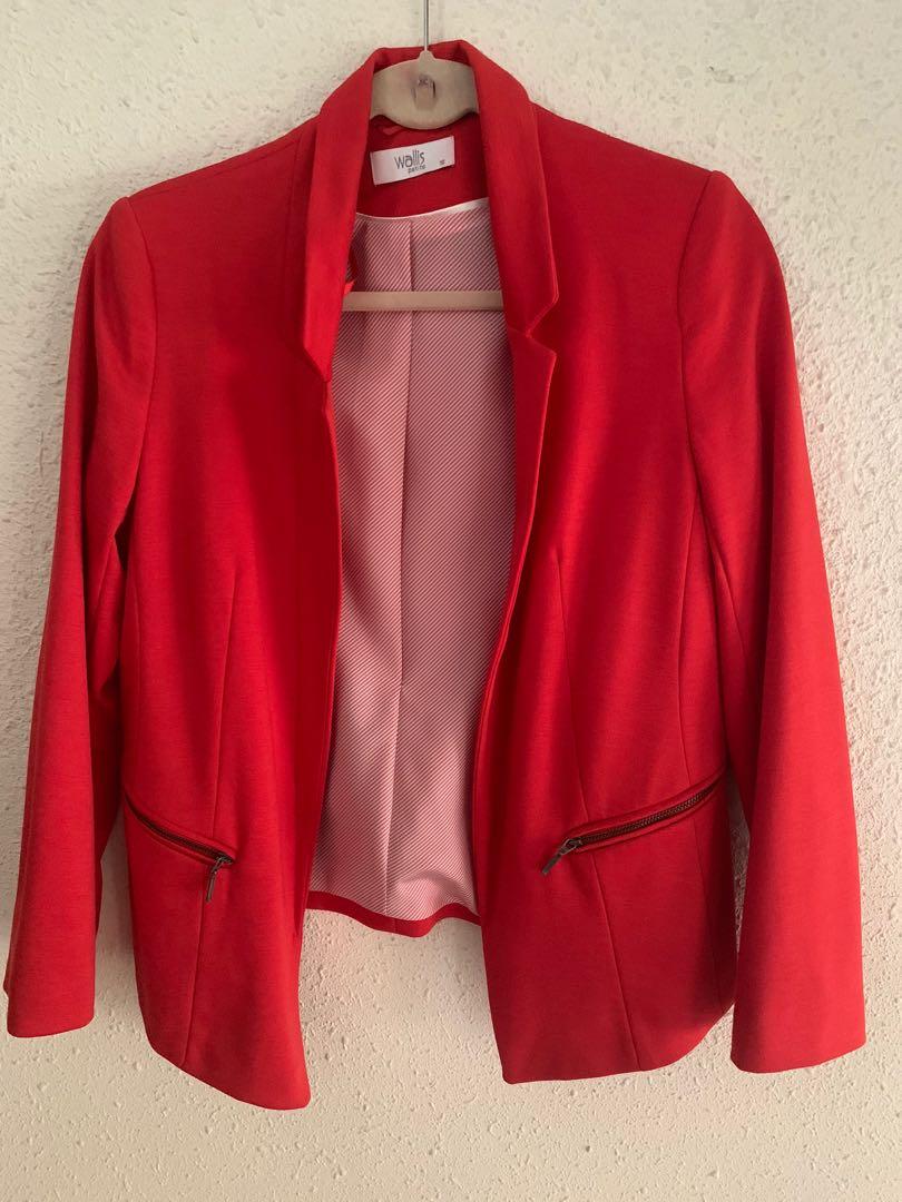 wallis red coats