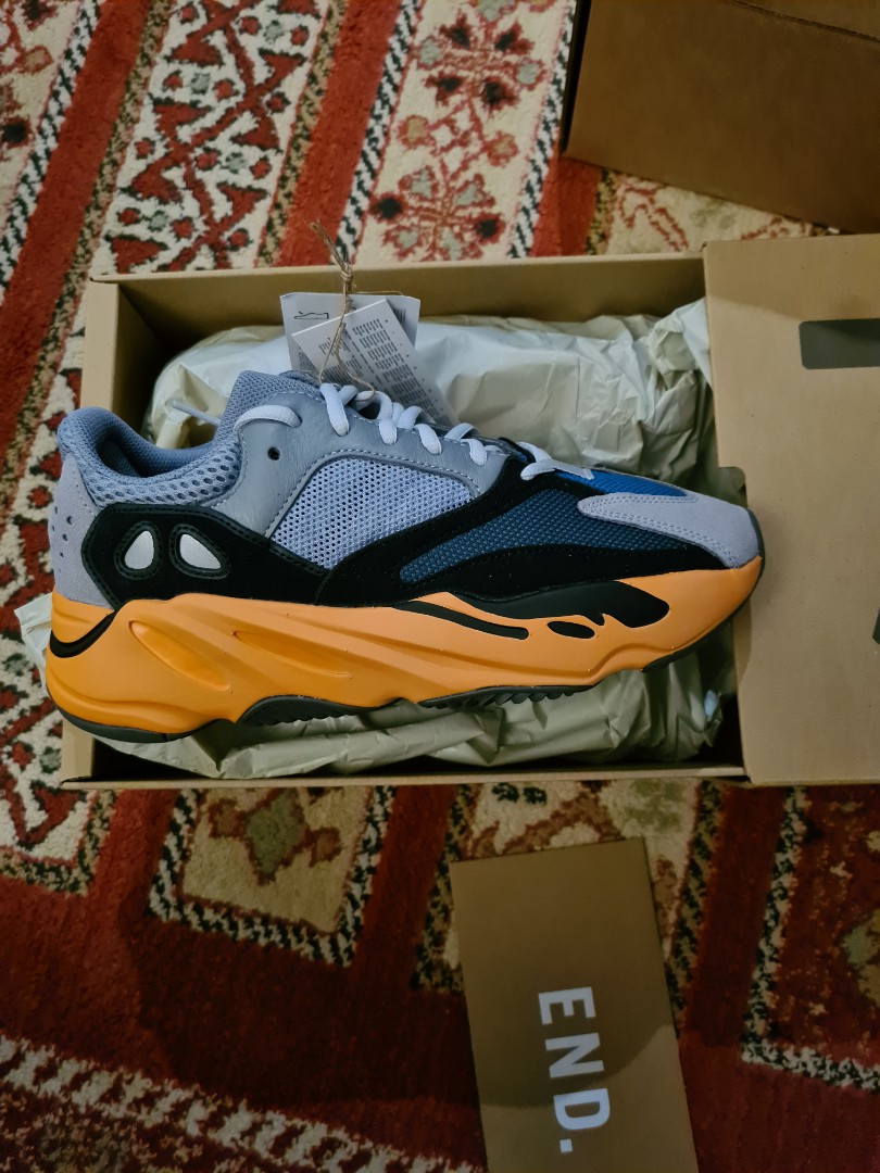 Yeezy 700 washed Orange, Men's Fashion 
