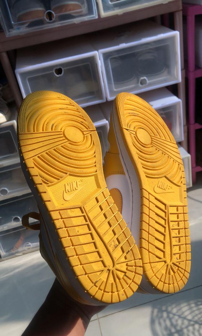 Air jordan 1 low mustard white, Fesyen Pria, Sepatu , Sneakers di Carousell