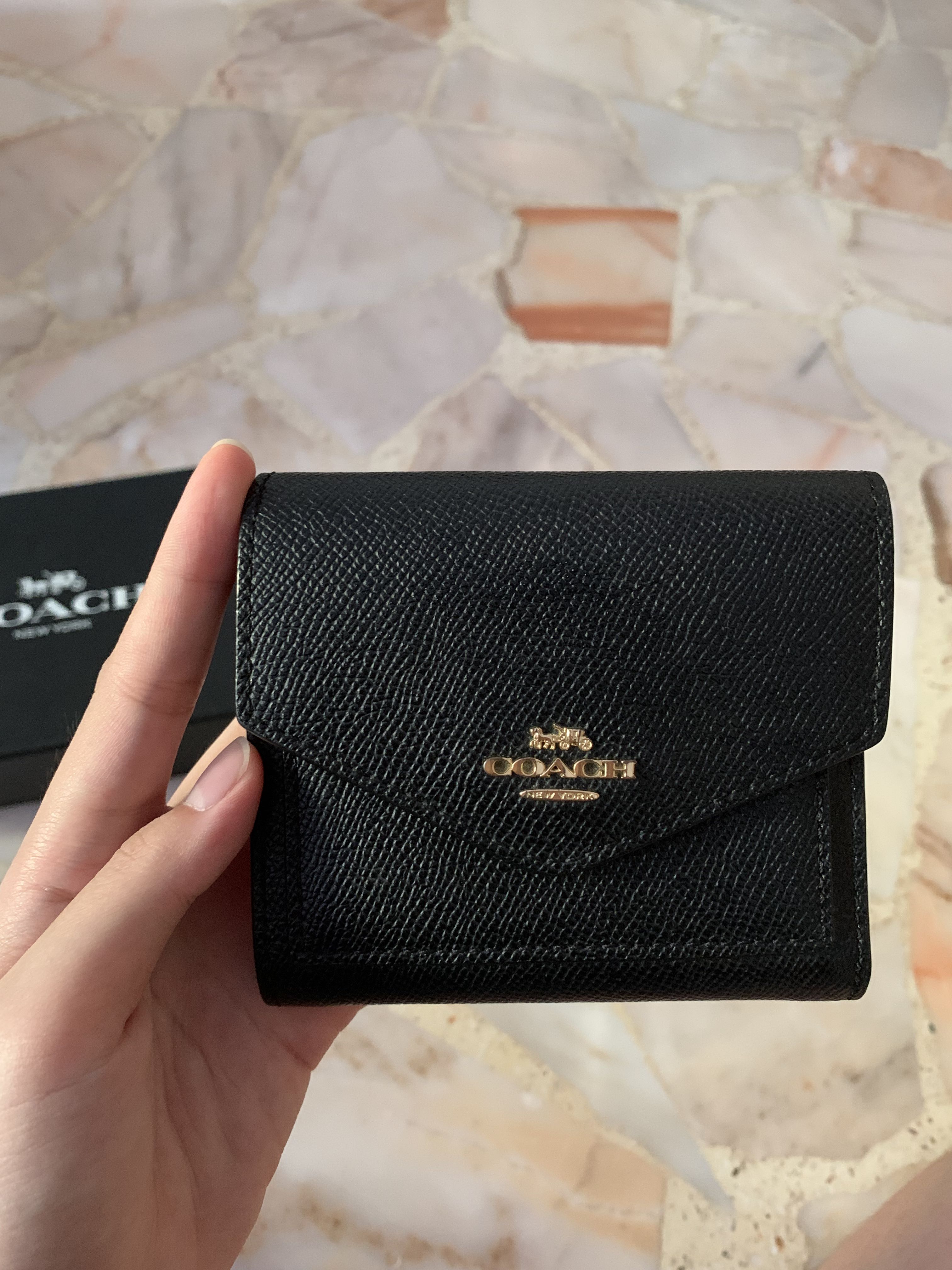 Coach Trifold Crossgrain Leather Small Wallet (Black), Women's Fashion,  Bags & Wallets, Wallets & Card Holders on Carousell