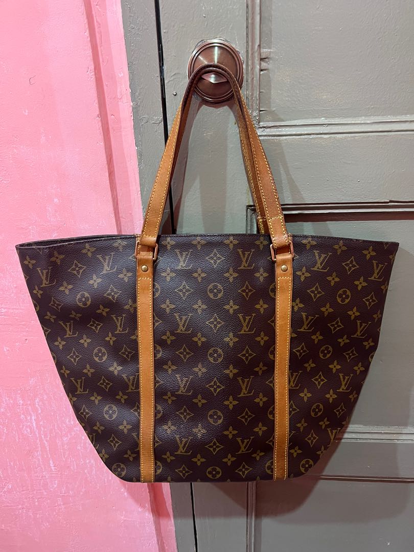 Louis Vuitton Tote Bag Epi Russac Black M52284, Luxury, Bags & Wallets on  Carousell