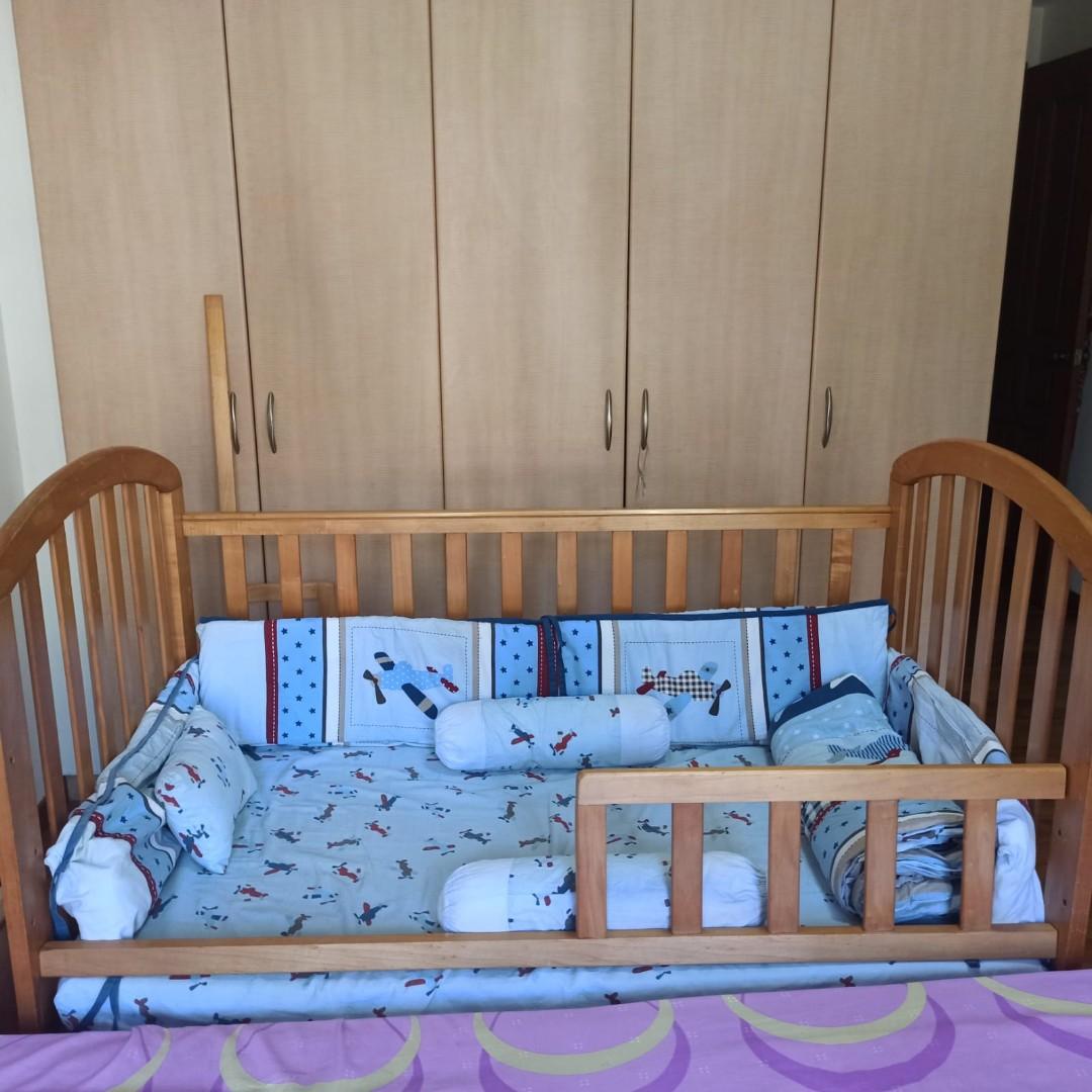 Baby Crib Adjustable Height Full Mattress set Extra Mattress
