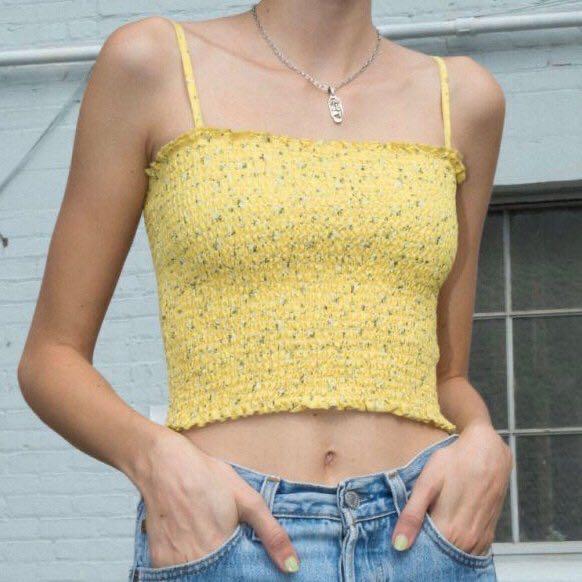 brandy melville ally smocked top in yellow, Women's Fashion, Tops,  Sleeveless on Carousell