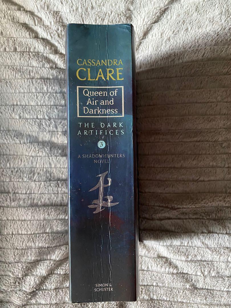 CASSANDRA CLARE QUEEN OF AIR & DARKNESS PAPERBACK , Hobbies & Toys