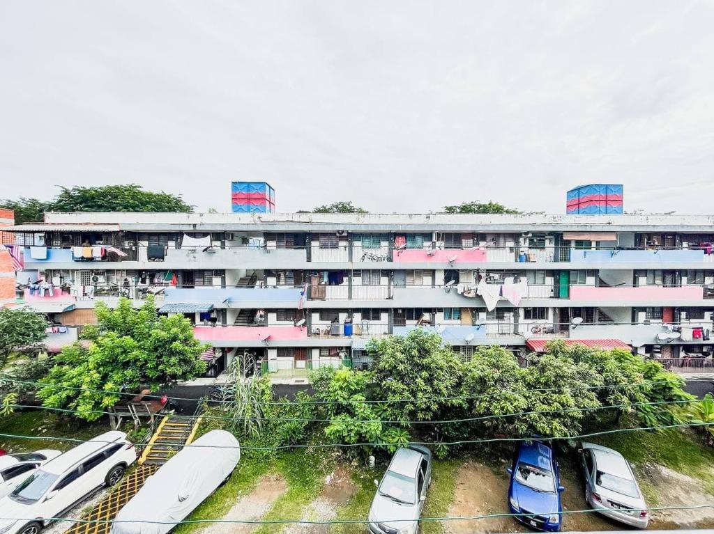 Cheap Flat Low Cost Pkns Seksyen 16 Shah Alam Property For Sale On Carousell
