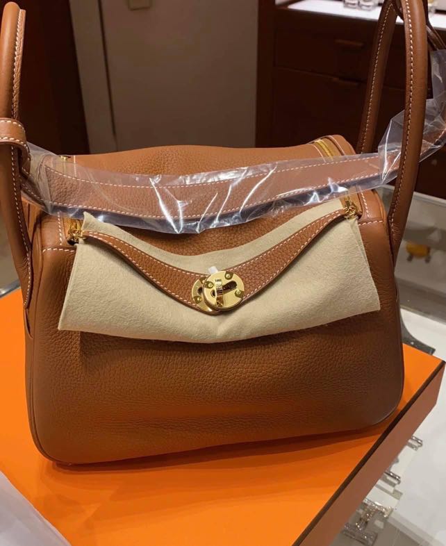 Hermes Lindy 26 Gold, Luxury, Bags & Wallets on Carousell