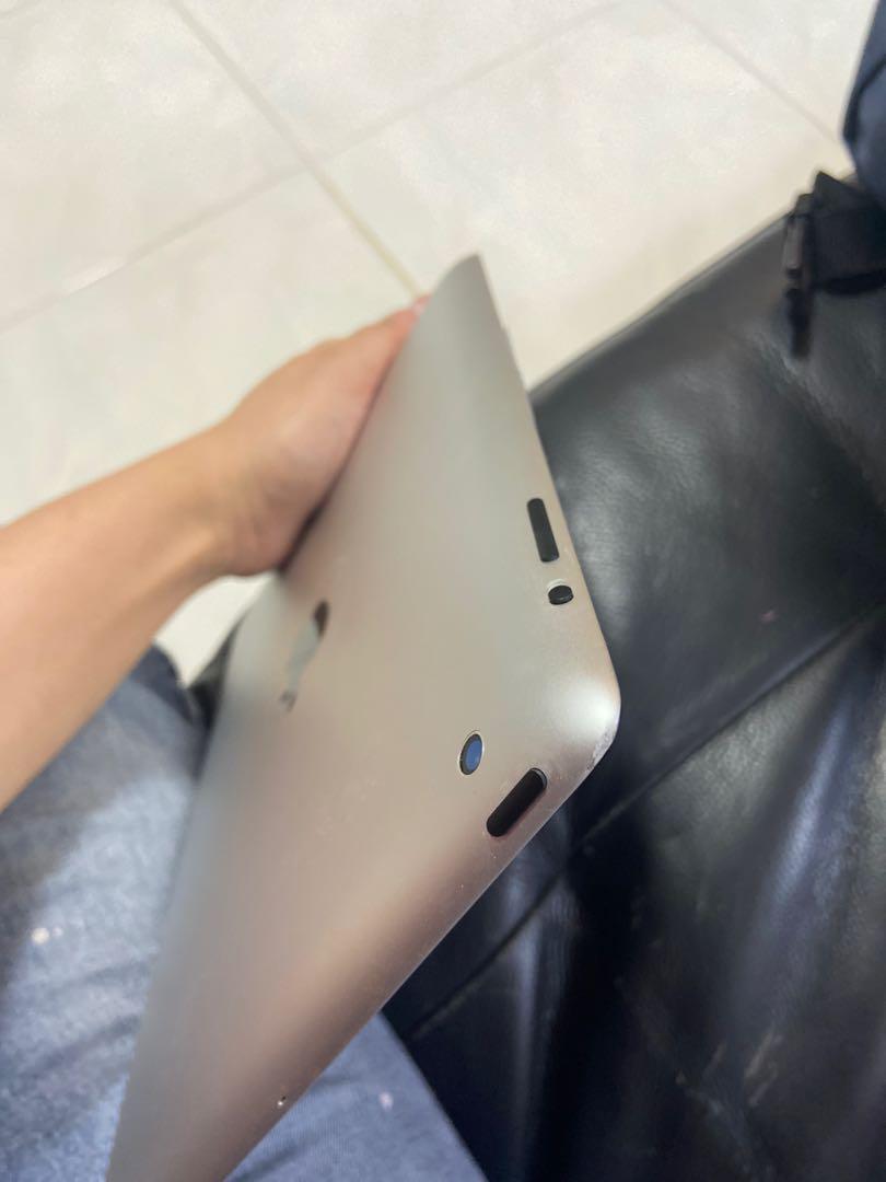 iPad 4 （分類：平板電腦 - iPad）位於 Hong Kong。 由 j_pretty 提交（商品編號 1122108495，圖片 2）。簡介： 狀態良好，其中兩角有少量刮花 如圖 16G 。