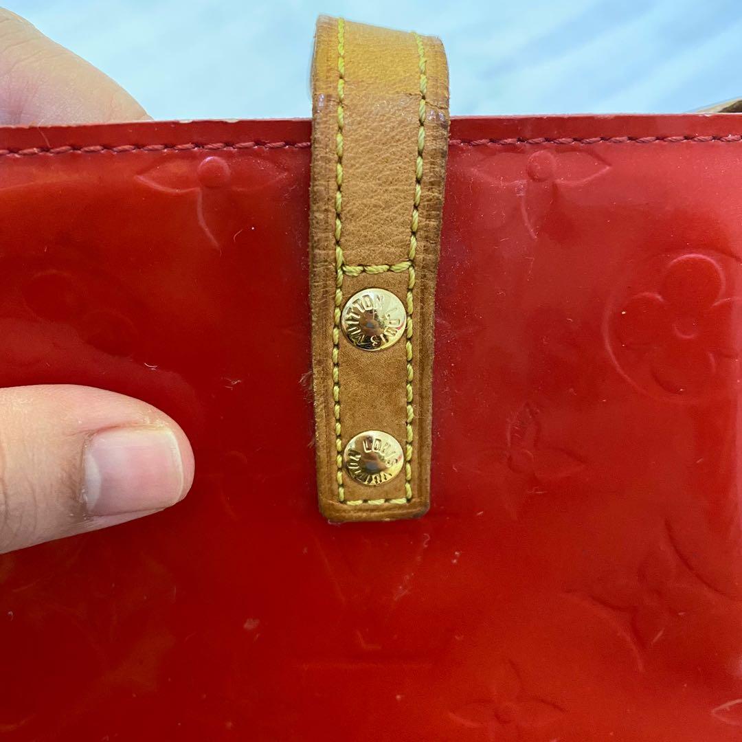 Louis Vuitton Vernis Small Tote Bag (Category: Luxury Bags & Wallets) located in Las Pinas. Submitted by celinedjav (Listing ID 1122010685, Image 2). Description: Louis Vuitton Vernis Small Tote Bag ✅Authentic ✅Preloved ✅Good condition ✅BB size ✅Rare RANK AB.