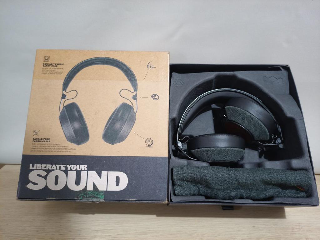 MARLEY LIBERATE XL WIRED HEADPHONES! (Category: Headphones & Headsets) located in San Pedro. Submitted by aussiesurplus (Listing ID 1122042083, Image 1). Description: MARLEY LIBERATE XL WIRED HEADPHONES! - Tangle-free fabric cable - Rewind Fabric carry case - 3- Button Remote - with Microphone.
