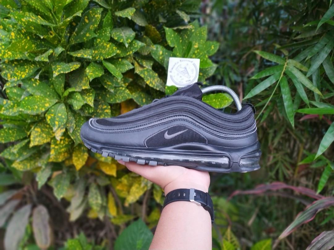 Nike Air Max 97 Black, Fesyen Pria, Sepatu , Sneakers di Carousell